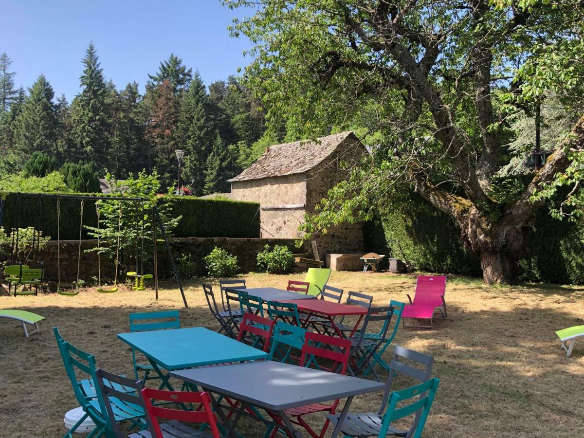 Les Gites Du Paradis Murol Exterior photo